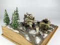 Diorama modelarska Ardeny 1944 z plastikowymi modelami niemieckich pojazdów wojskowych: działo samobieżne Grille i półgąsienicowy transporter opancerzony Sd.Kfz. 251 - foto nr 8