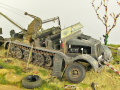 Diorama z plastikowym modelem niemieckiego transportera Sd.Kfz.9 Z Famo i żywicznym modelem naczepy do transportu ciężkich czołgów z Kassbohrer - foto nr 10