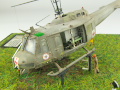 Plastikowy model helikoptera Bell UH-1V sklejony w skali 1:72 na podstawie zdjęć zrobionych w National Vietnam War Museum w Orlando na Florydzie w USA - foto nr 12