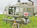 Plastikowy model helikoptera Bell UH-1V sklejony w skali 1:72 na podstawie zdjęć zrobionych w National Vietnam War Museum w Orlando na Florydzie w USA - foto nr 13